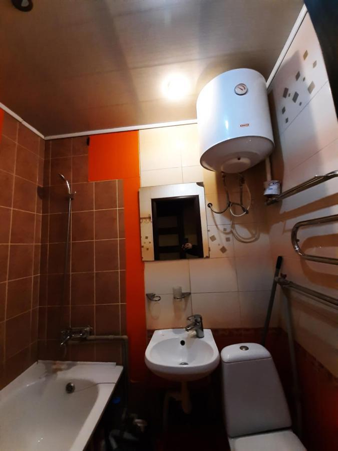 1 Комн Кв Остановка Дворец Спорта Строитель, Рядом С Улицей Химиков Tscherkassy Exterior foto